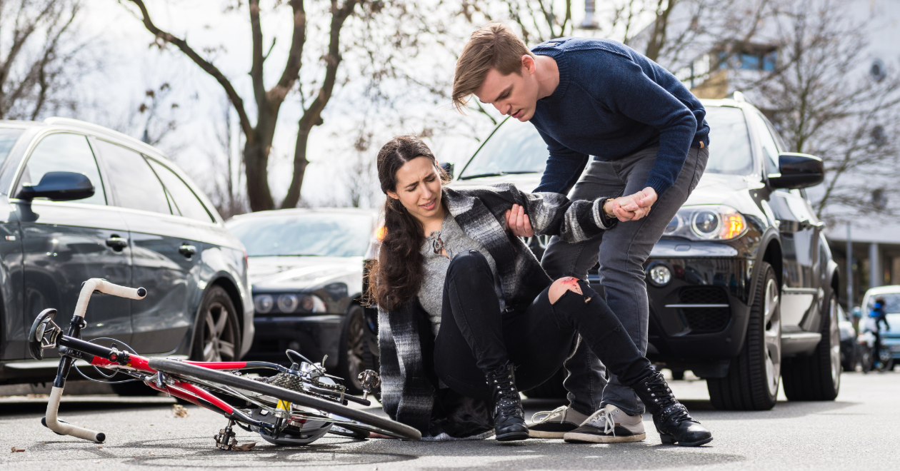 Bicyclist injured after a car collision
